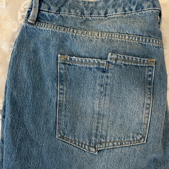 Good American Straight Leg Jeans - Picture 4 of 9